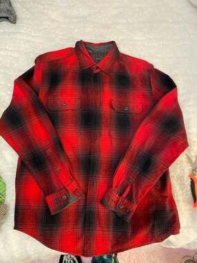 Woolrich Men's Ultimate Flannel Red and Black Shadow Plaid Shirt Size M